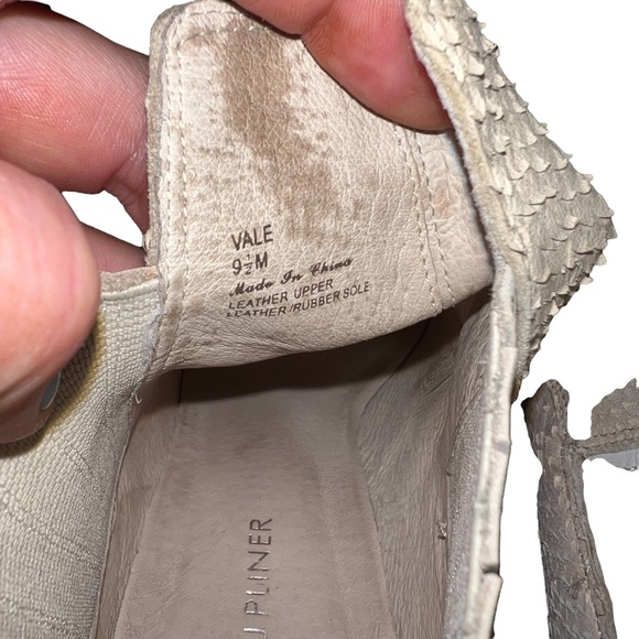 Donald J Pliner Vale Ankle Booties Snake Textured Cream Nude Pointy Toe - Picture 12 of 13